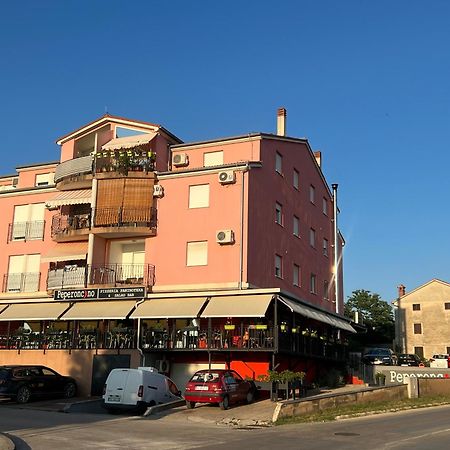 Lungo Mare Apartment With Terrace พูลา ภายนอก รูปภาพ