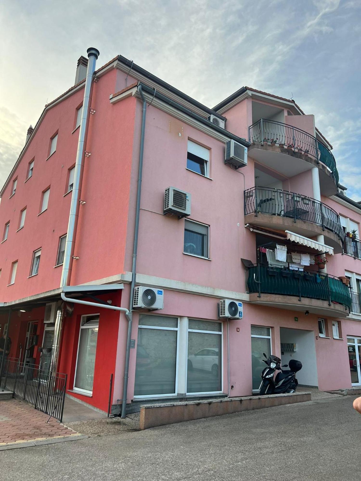 Lungo Mare Apartment With Terrace พูลา ภายนอก รูปภาพ